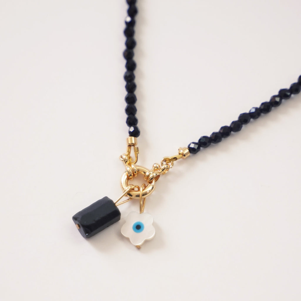 Charm Energético en Ónix Negro
