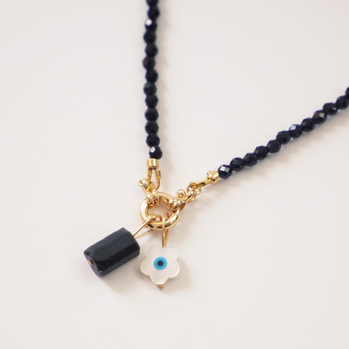 Charm Energético en Ónix Negro