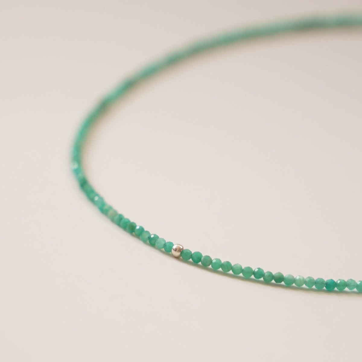 Choker Renacer Moralla de Esmeralda