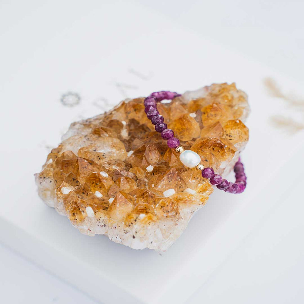 Brazalete Confianza en Rubí y perla natural de agua dulce