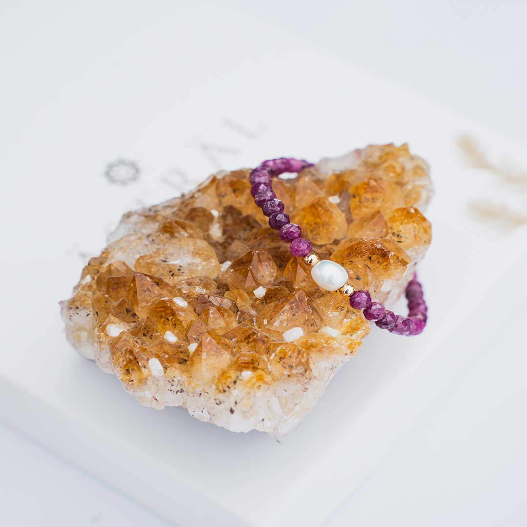 Brazalete Confianza en Rubí y perla natural de agua dulce