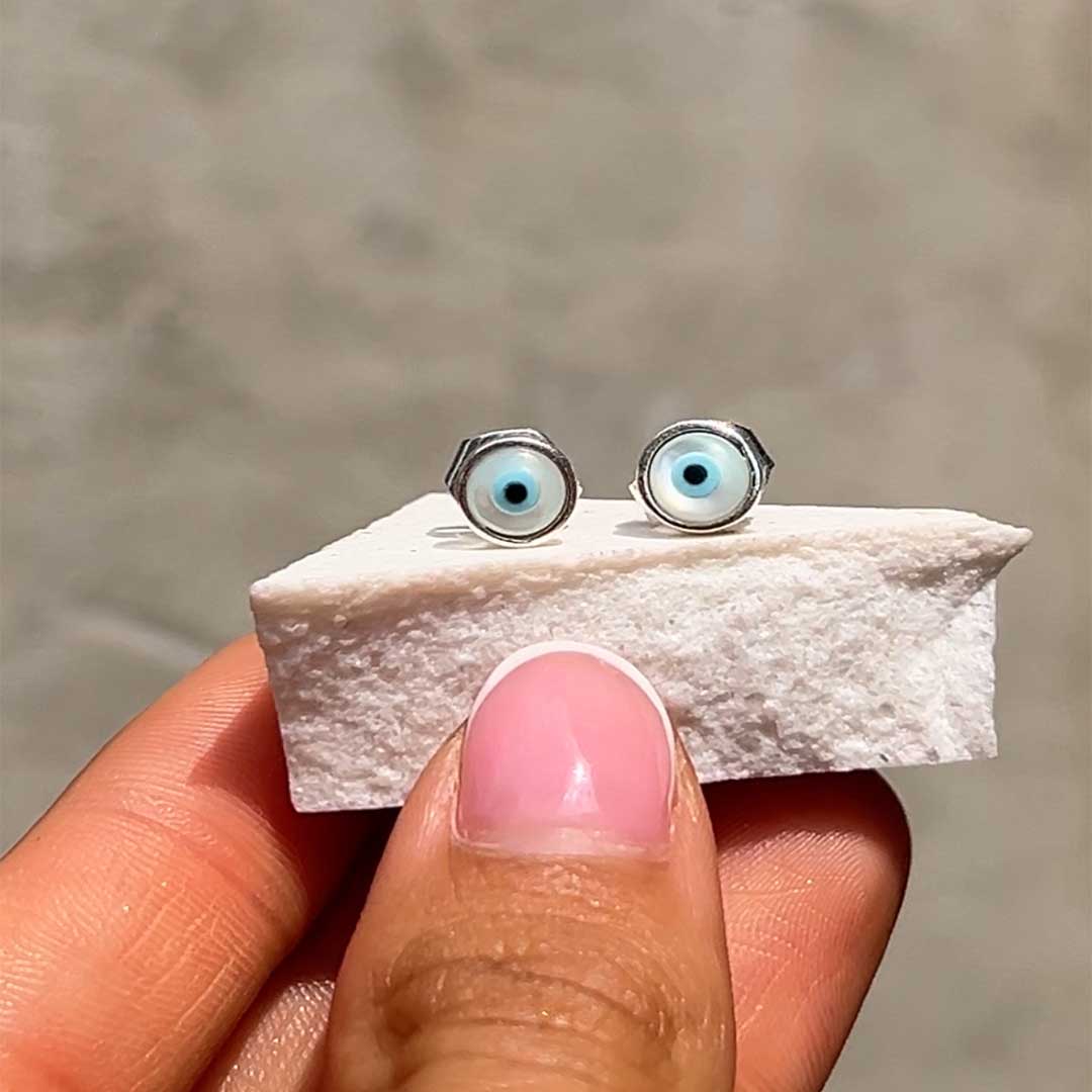 Aretes protector mal de ojo en Plata